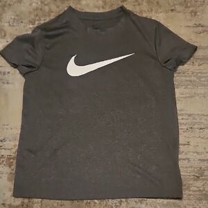 Boys NIKE dri Fit Tshirt Size Small
